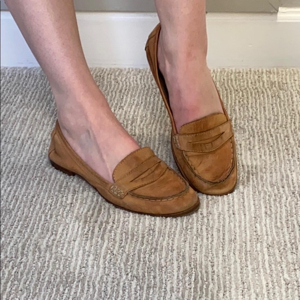 Crown Vintage tan leather loafers